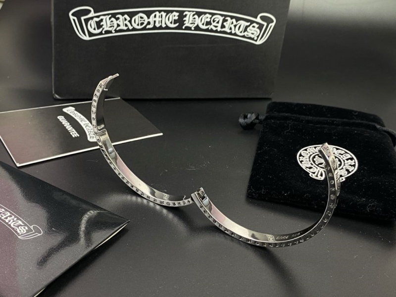 Ch*0me He**ts bracelets